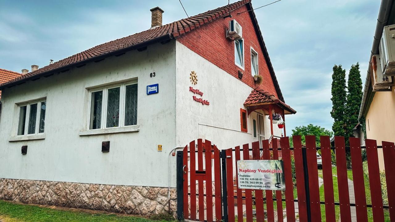 Napfeny Vendeghaz Hotell Győr Exteriör bild