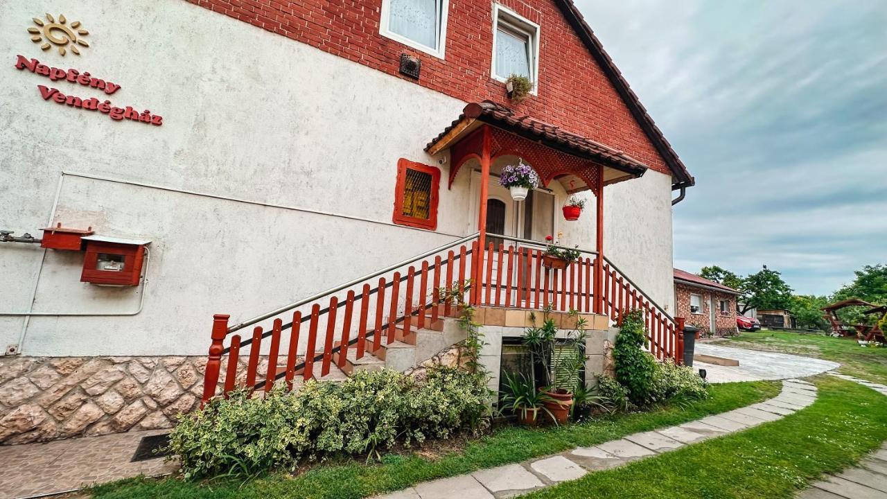 Napfeny Vendeghaz Hotell Győr Exteriör bild