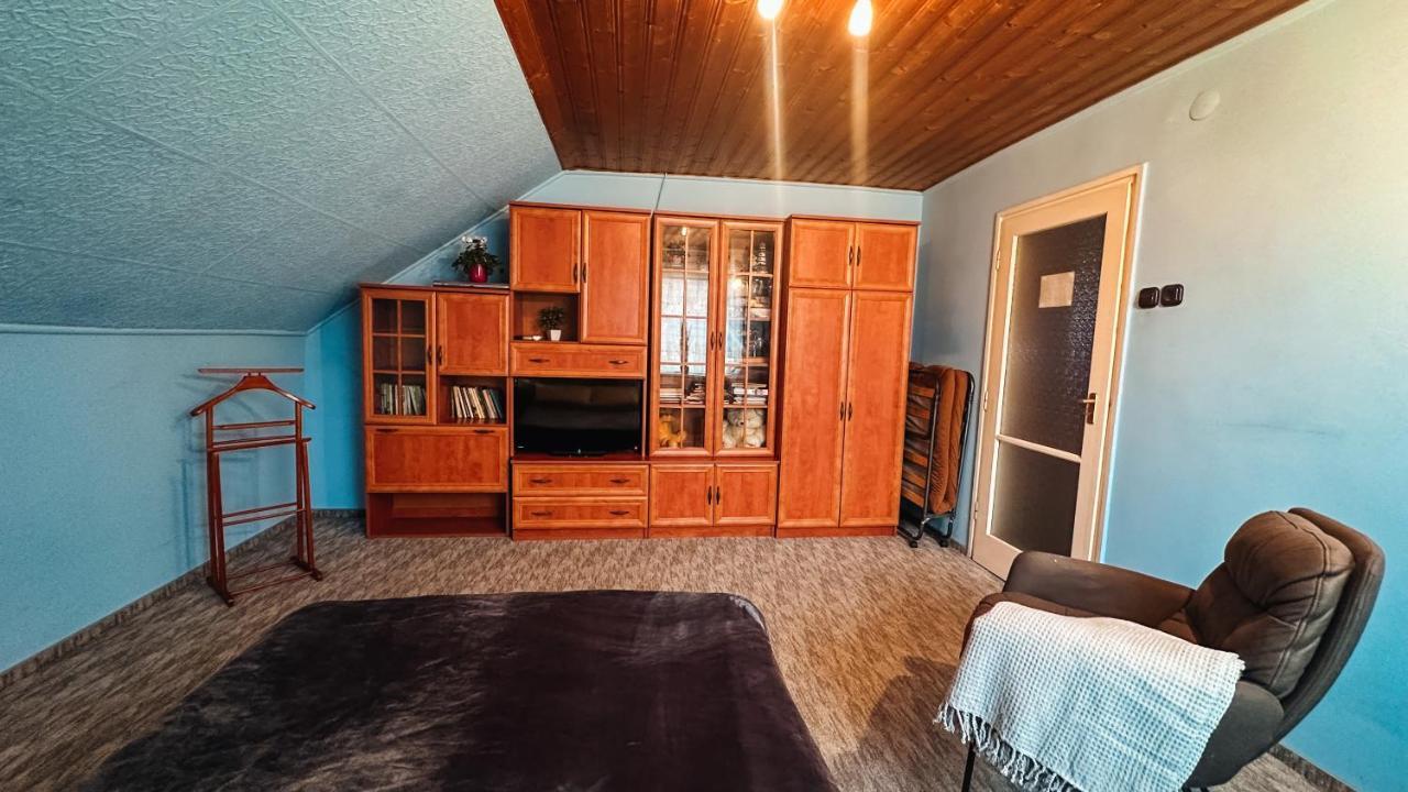 Napfeny Vendeghaz Hotell Győr Exteriör bild